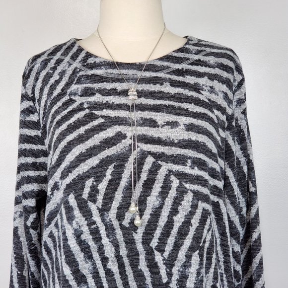 N Touch Black Gray Patchwork Variegated Striped Pattern Knit Sweater Top, Size L - Picture 2 of 13